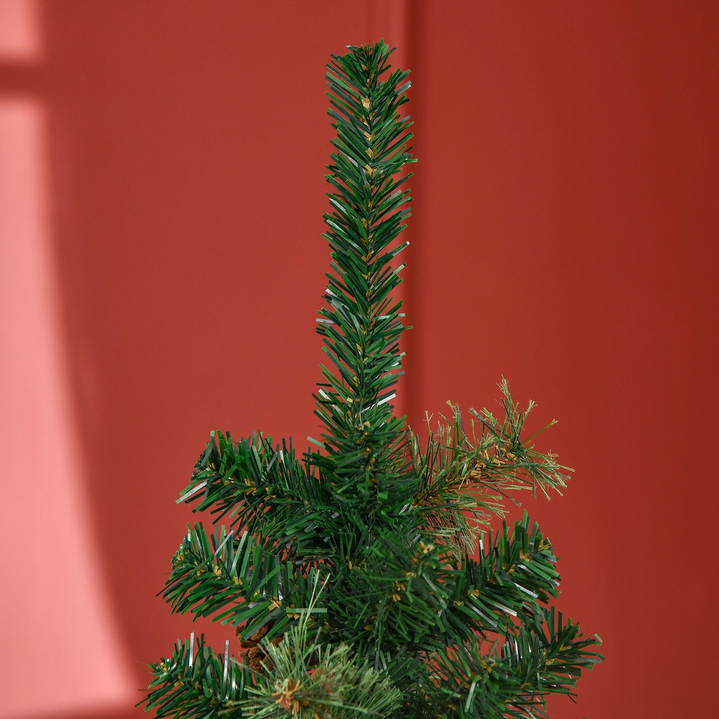 HOMCOM 5.5FT Tall Pencil Slim Artificial Christmas Tree with Realistic Branches, Tip Count and Pine Cones, Pine Needles Tree, Xmas Decoration, Green