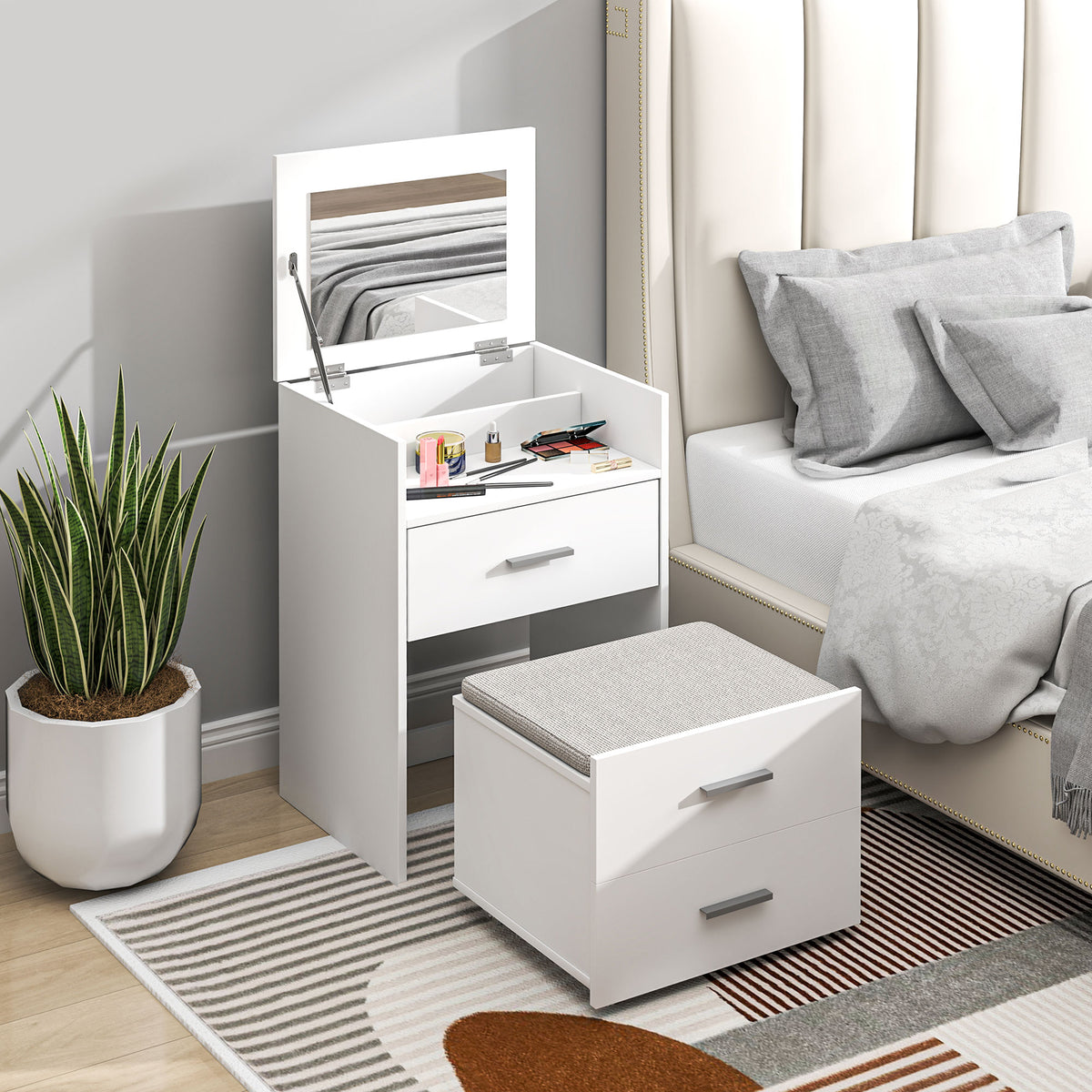 HOMCOM Vanity Desk with Mirror in White