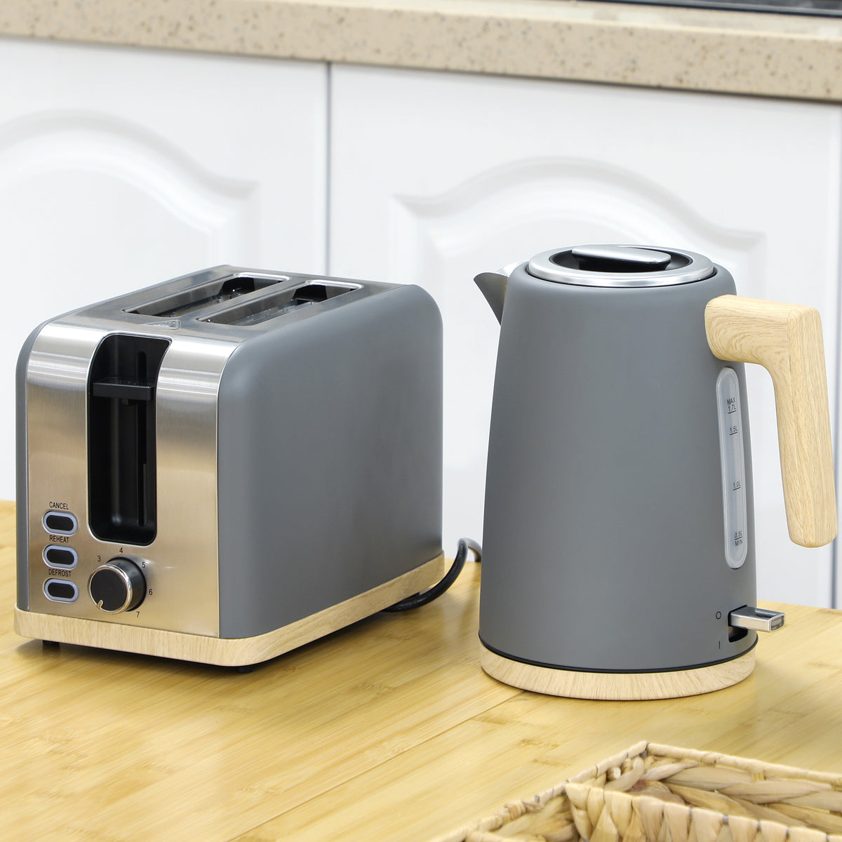 HOMCOM Stainless Steel Kettle and Toaster Set in Grey