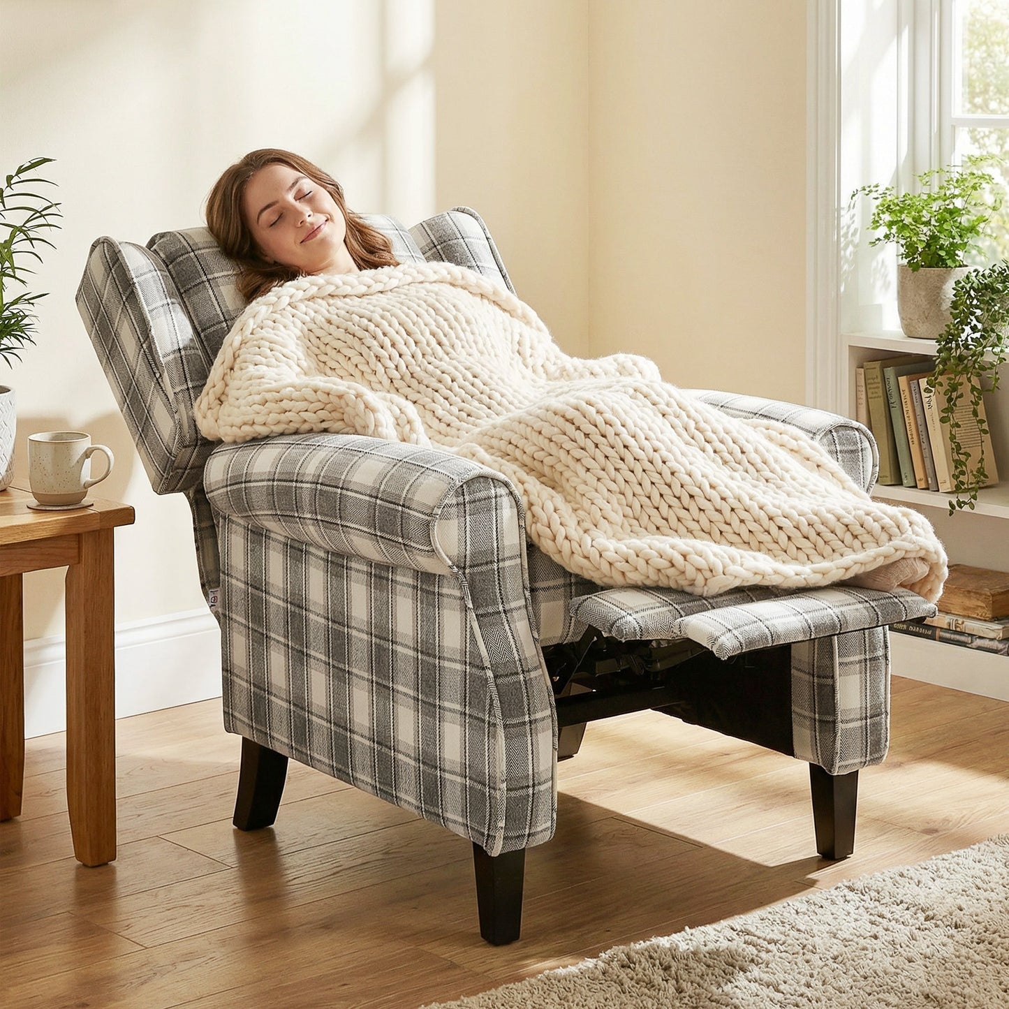 HOMCOM 160 degrees Reclining Armchair, with Footrest - Grey and White