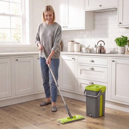 HOMCOM Mop and Bucket Set, Compact Flat Mop System with Wringer, 2 Chambers, 5 Reusable Pads, Dark Grey and Green