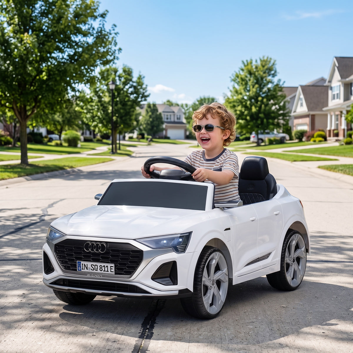 AIYAPLAY Sportback Licensed Ride on Car in White