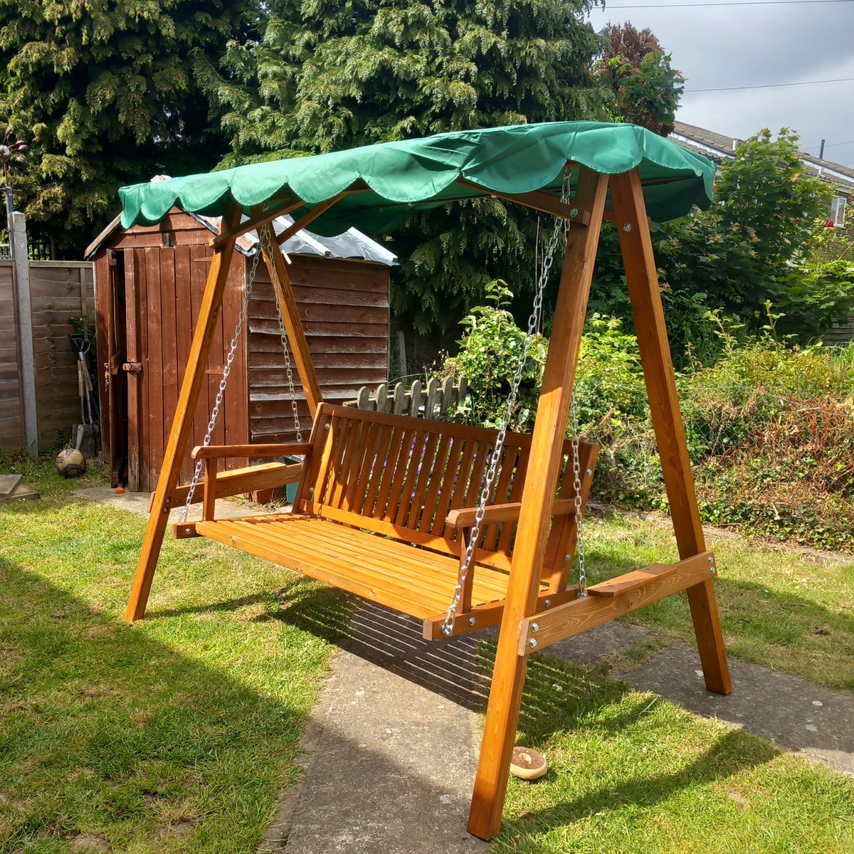 Outsunny 3-Seater Pinewood Swing Chair in Green