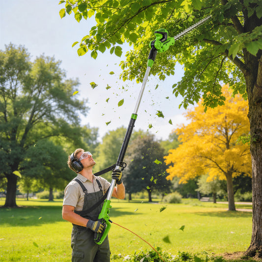 Outsunny 2.6m Corded Extendable Hedge Trimmer in Green