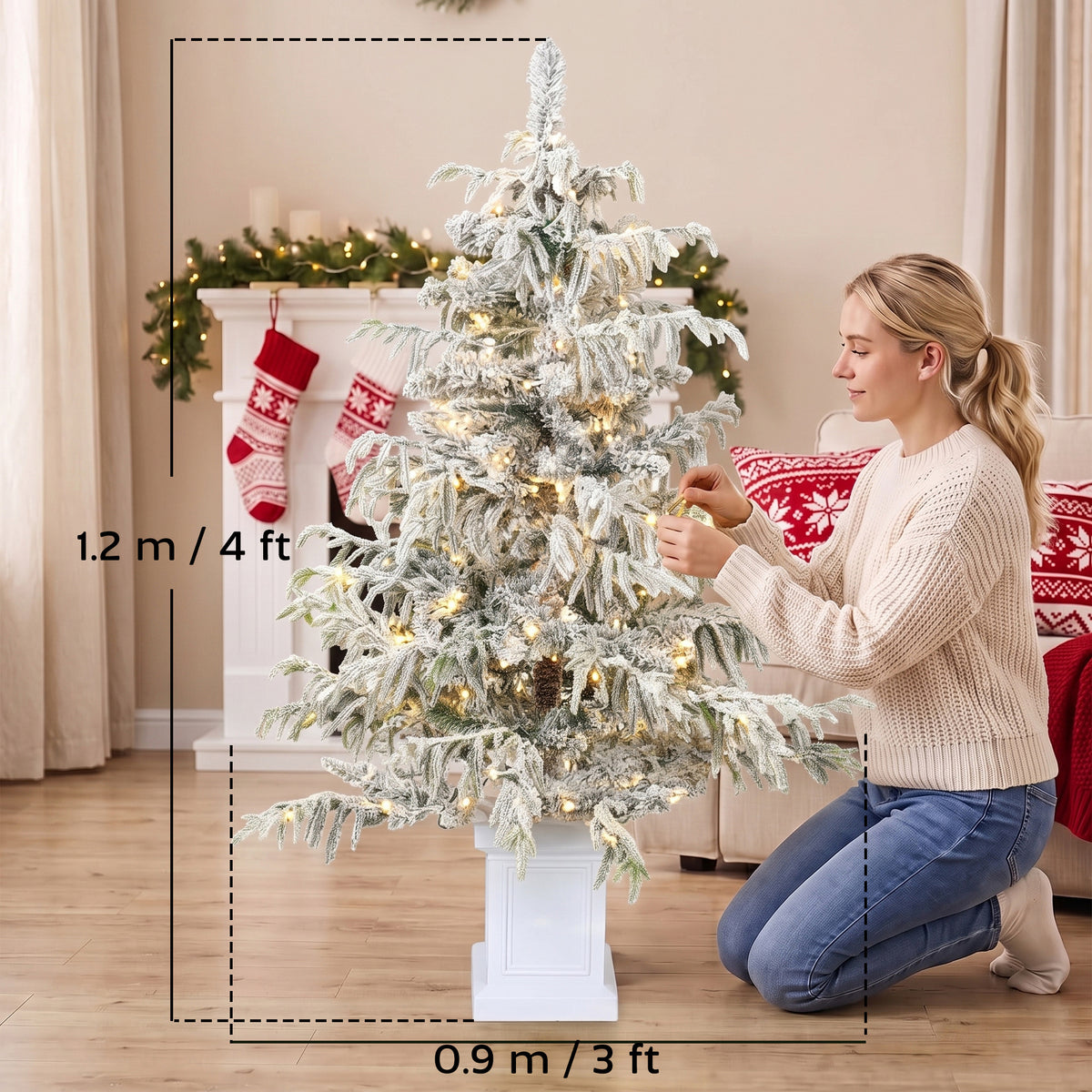 HOMCOM 4ft Prelit Flocked Christmas Tree in Green and White