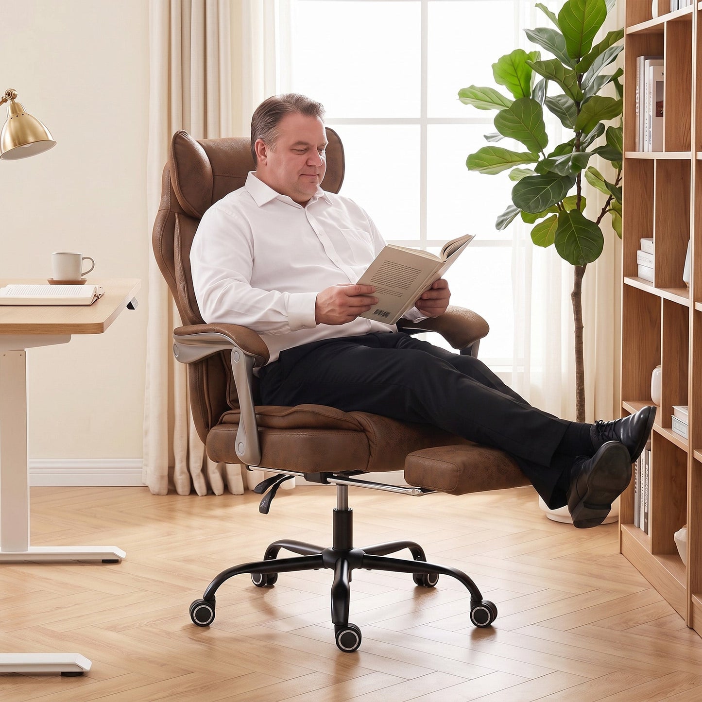 HOMCOM Executive Office Chair, Leathaire Big and Tall Office Chair 180 kg with Wide Seat, Reclining, Lumbar Support, Brown