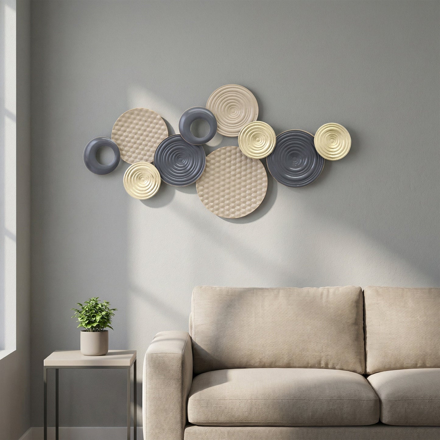 HOMCOM Metal Wall Art, Modern Hanging Wall Decor with Multi-Disc Design for Living Room Bedroom Dining Room
