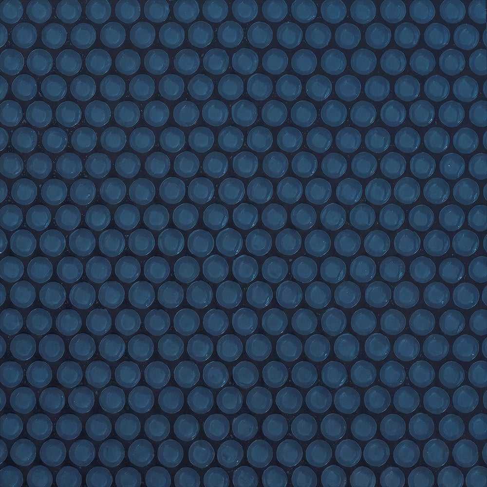 Close-up of the bubble pattern on the solar pool cover