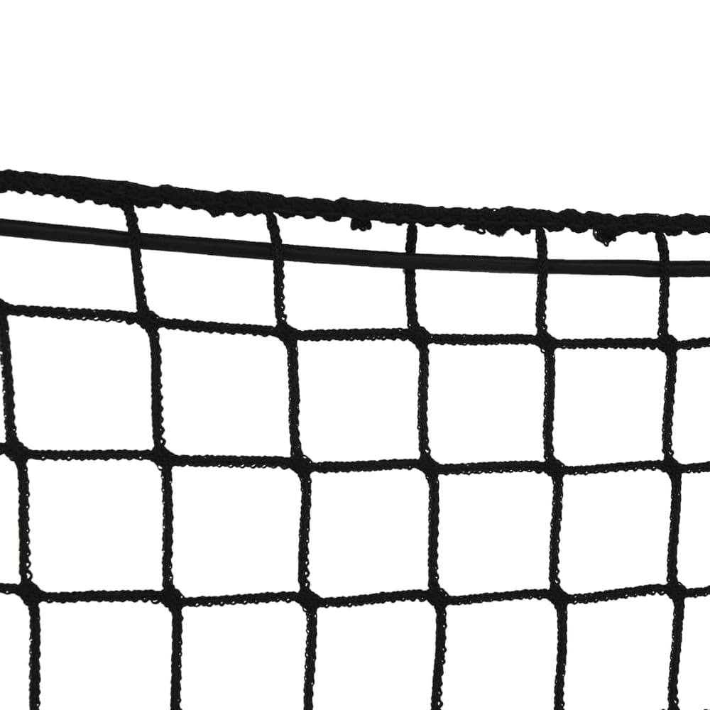 The elastic rope trailer net, a close-up of the top edge with the integrated rope
