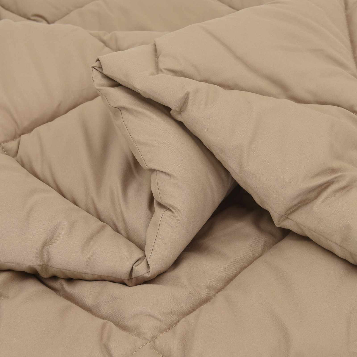 Close-up of the quilted pattern of the winter duvet